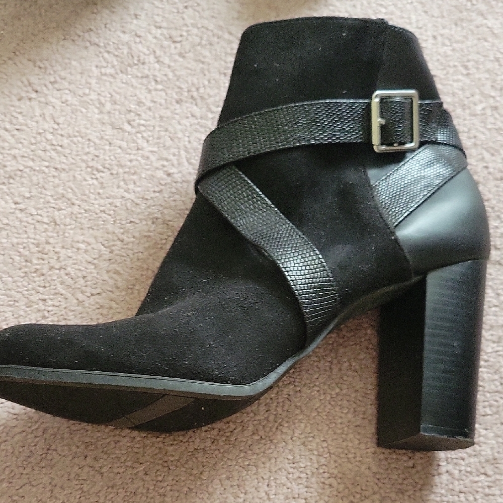 Elegant Black Ankle Boots